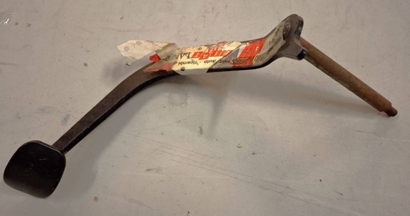 B101-560-Kytkinpoljin-126--4285570