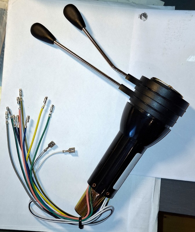 F501-48-461mm--Vilkku-valokytkin_kromiviikkset_runko_musta_musta--4038461--600D