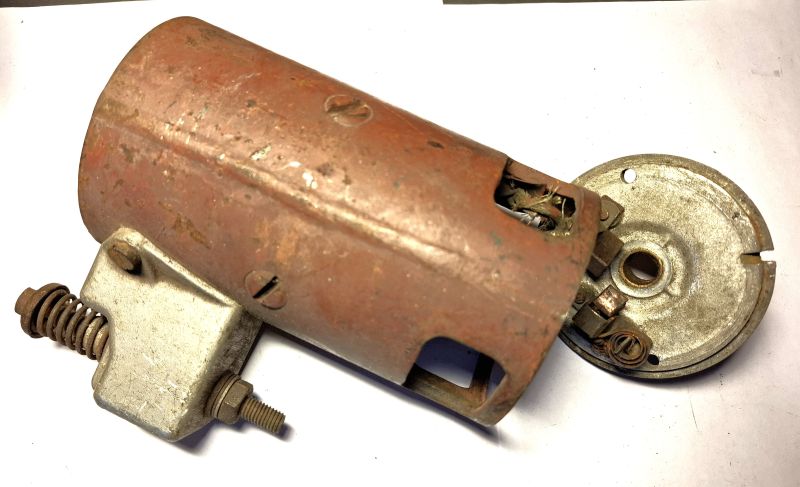 F608-runko--Kaynnistysmoottori_runko_ja_hiilipaaty-USED