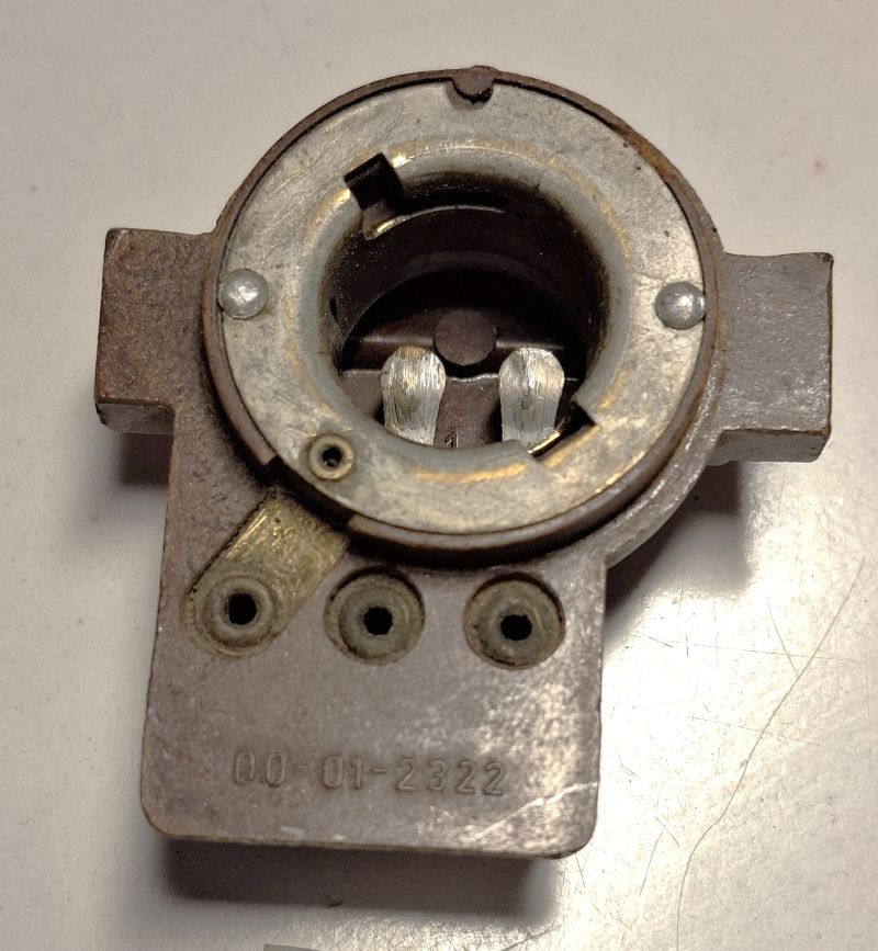 Siem_ajovalopolttimon_kanta-D37,5mm-9911570-9911573