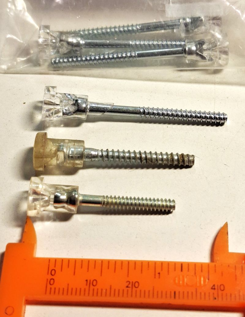 Etuvilkun_kiinnitysruuvi-4295097