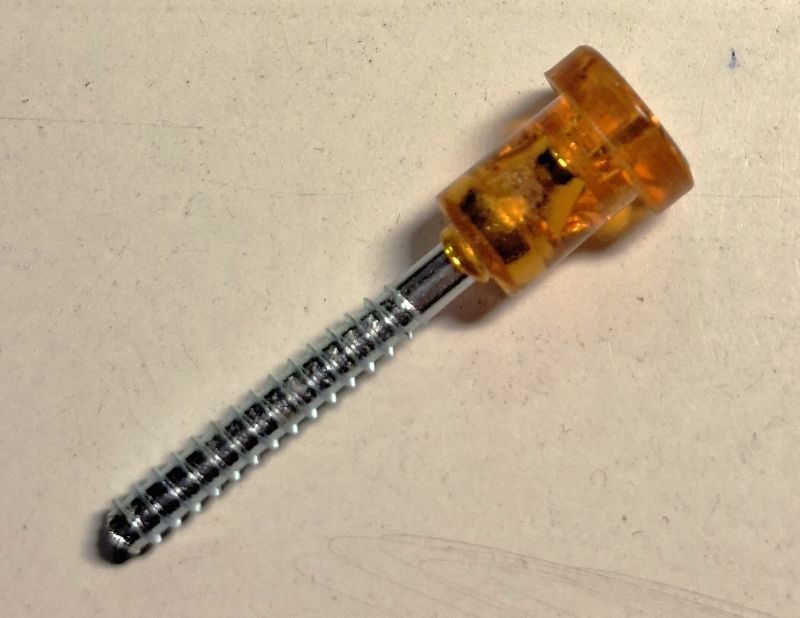 Etuvilkku_kiinnitysruuvi_oranssi-37mm