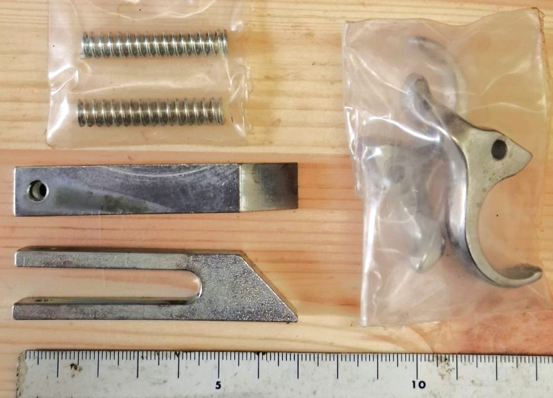 Kattoluukku_avauskahva_ja_jousi - sarja -8888397-888399-888400-888393-696910