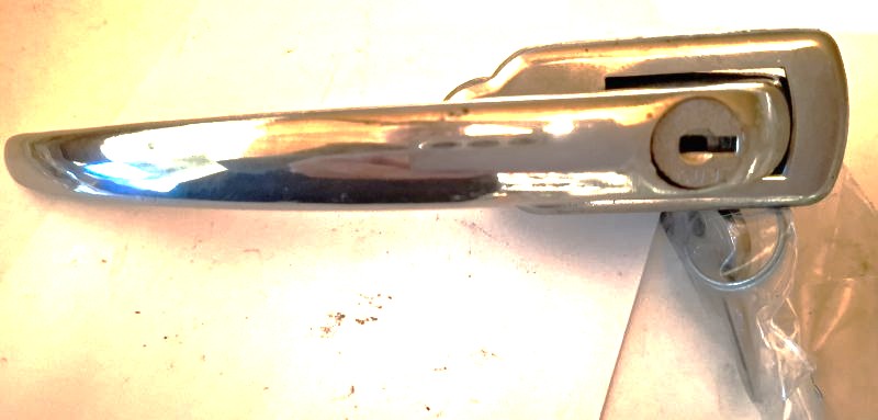 Ovi-ulkokahva-vasen-avaimet-4115225-4135237