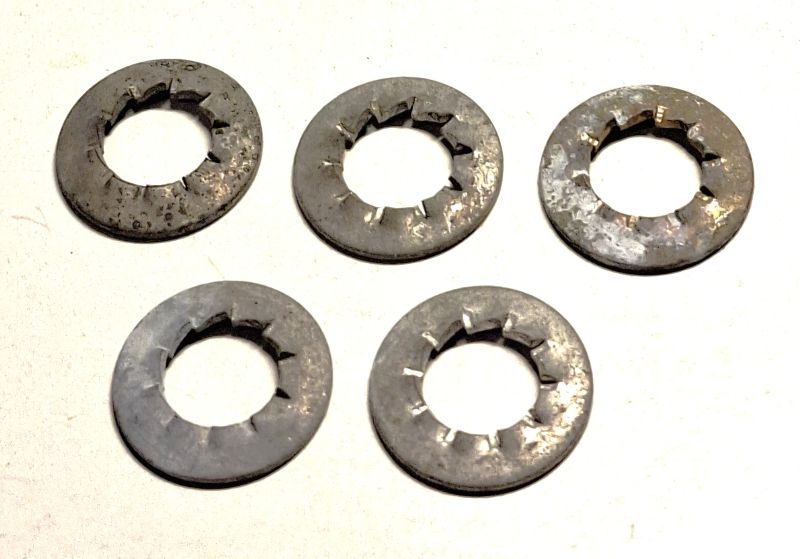 L109-371--Ovi_sarana_lukkoalsuslevy_D16-8--126-etc--12598371
