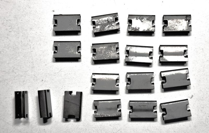 Ovi-ikkunan_kromilistan_kiinnike-14184071-4272449