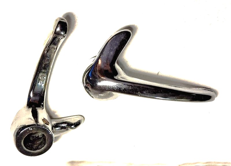 L109-811-Ovi-Tuuletusikkuna_lukkokahva-oikea--4085811