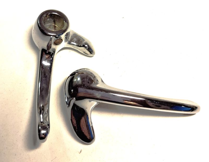 L109-812--Ovi-Tuuletusikkuna_lukkokahva_vasen--4085812