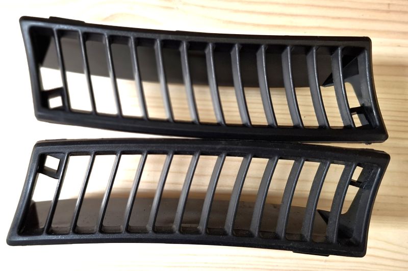 L125-998-999-Muoviritila_musta-oikea_ja_vasen--4206998+4206999