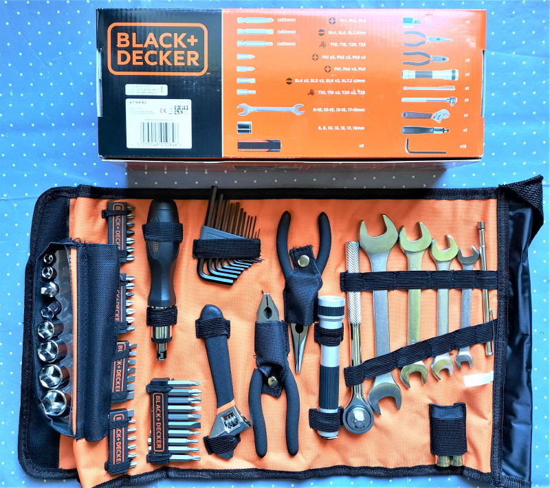 M107-BDx71--Tyokalusarja_Black_Decker